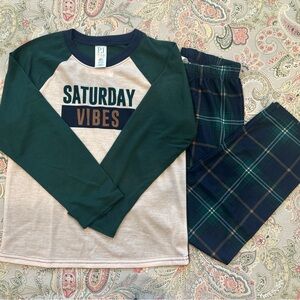 The Children's Place Green and Navy Pajama Set Boys M